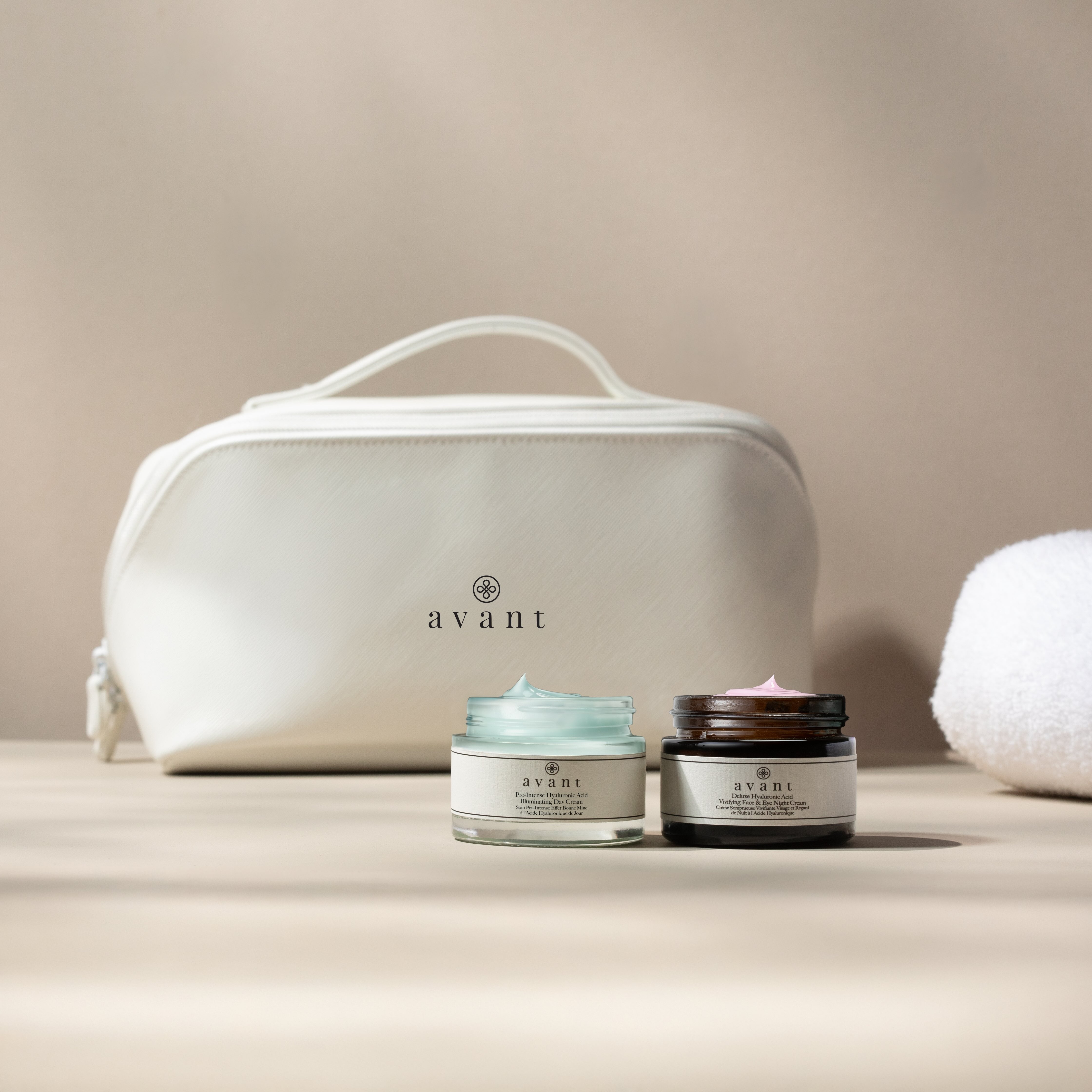 avant-ultimate-hydration-day-night-duo-pflegeset-tasche image 3