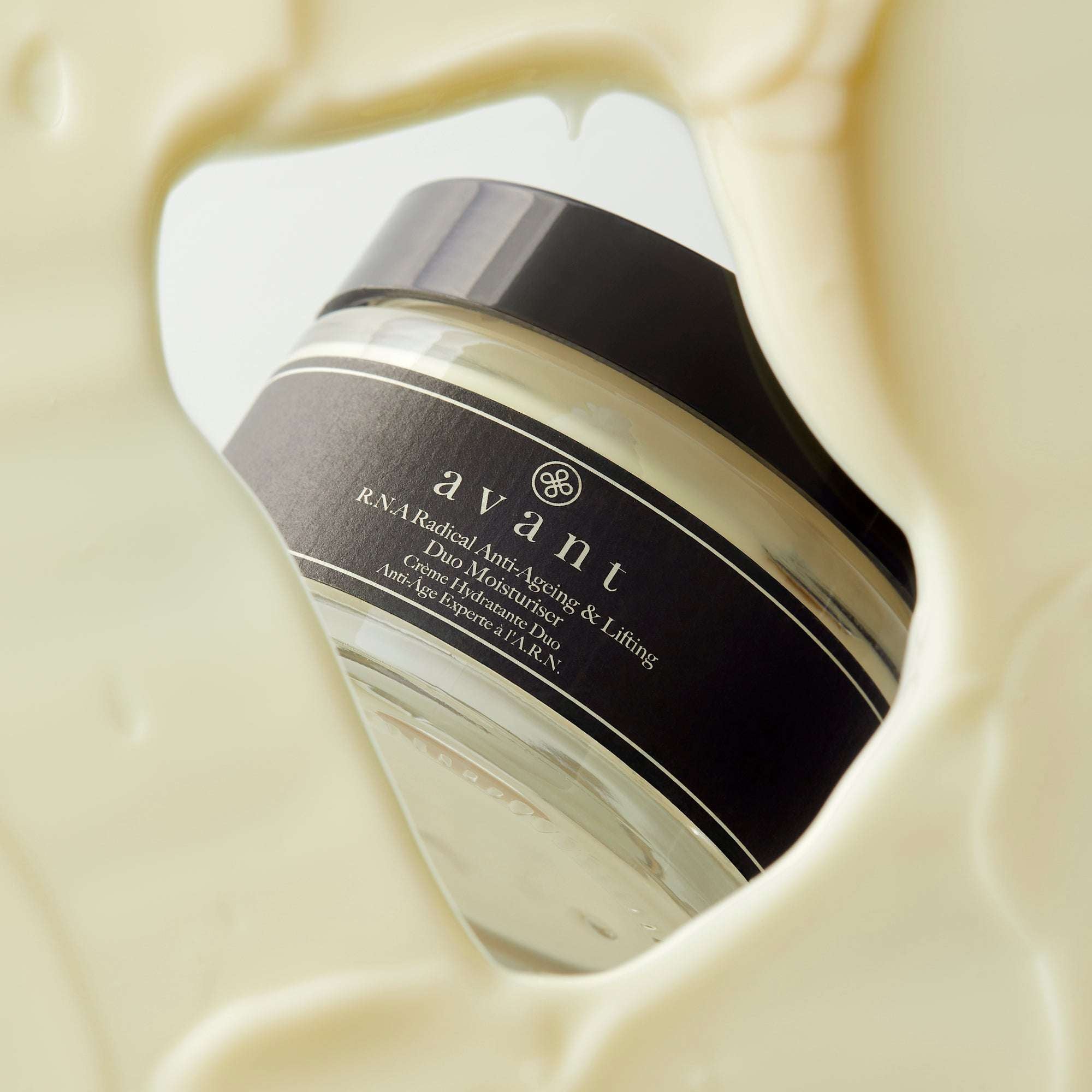avant-moisturisers-r-n-a-lifting-creme-tag-nacht image 2